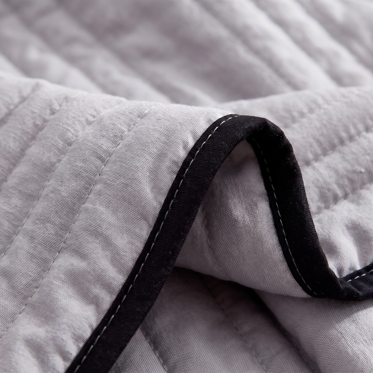 Ice Cooling Blanket – Lightweight Summer Throw – weave close-up