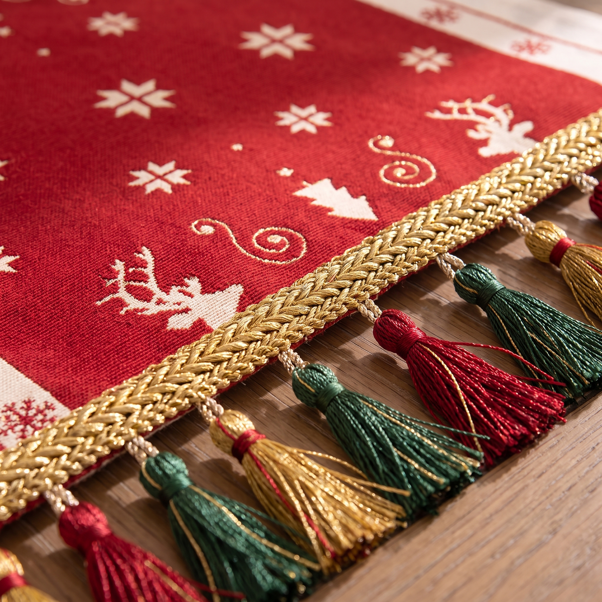 Merry Christmas Tassel Table Runner – fabric and edge close-up