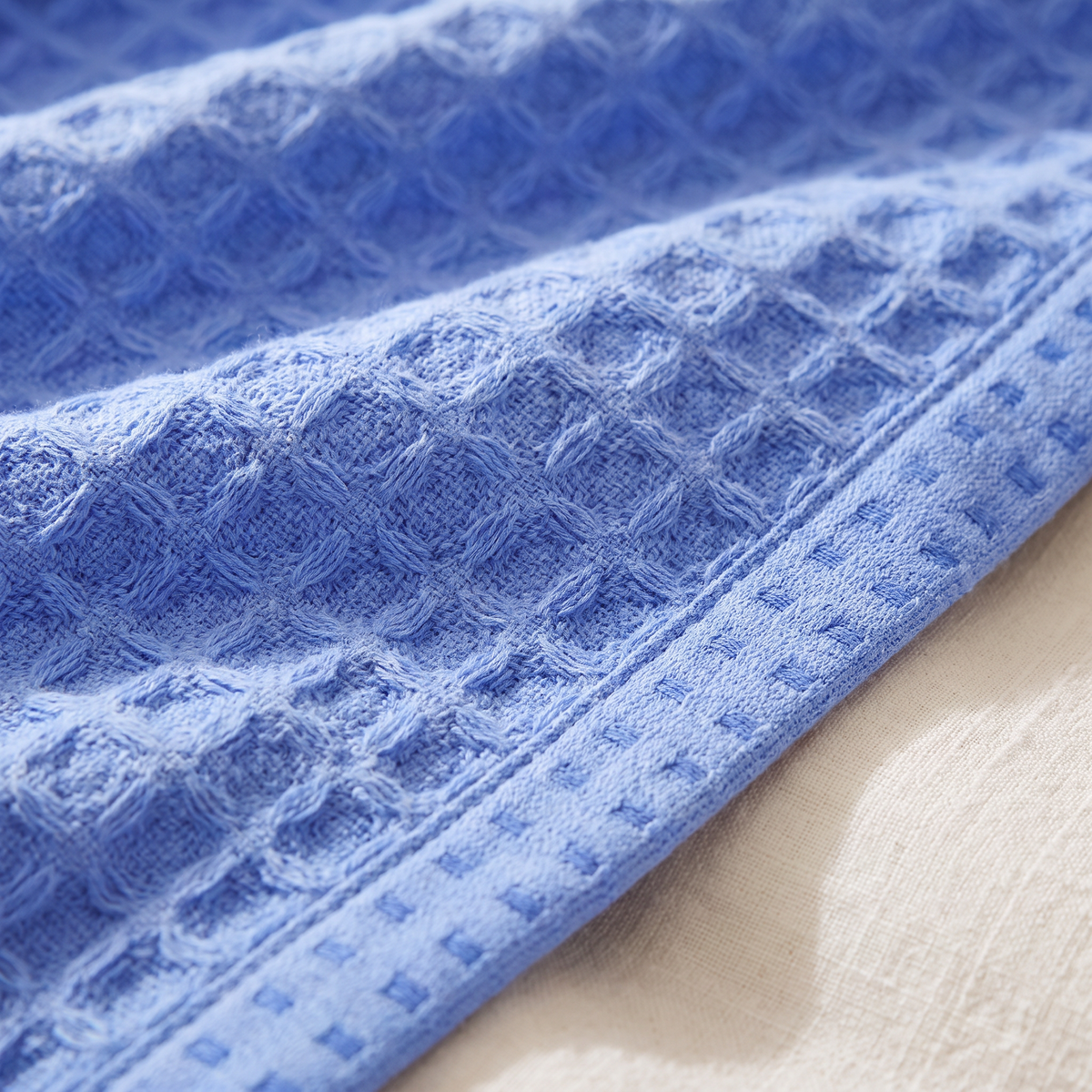 Waffle Cotton Throw Blanket – Summer Bedspread – weave close-up