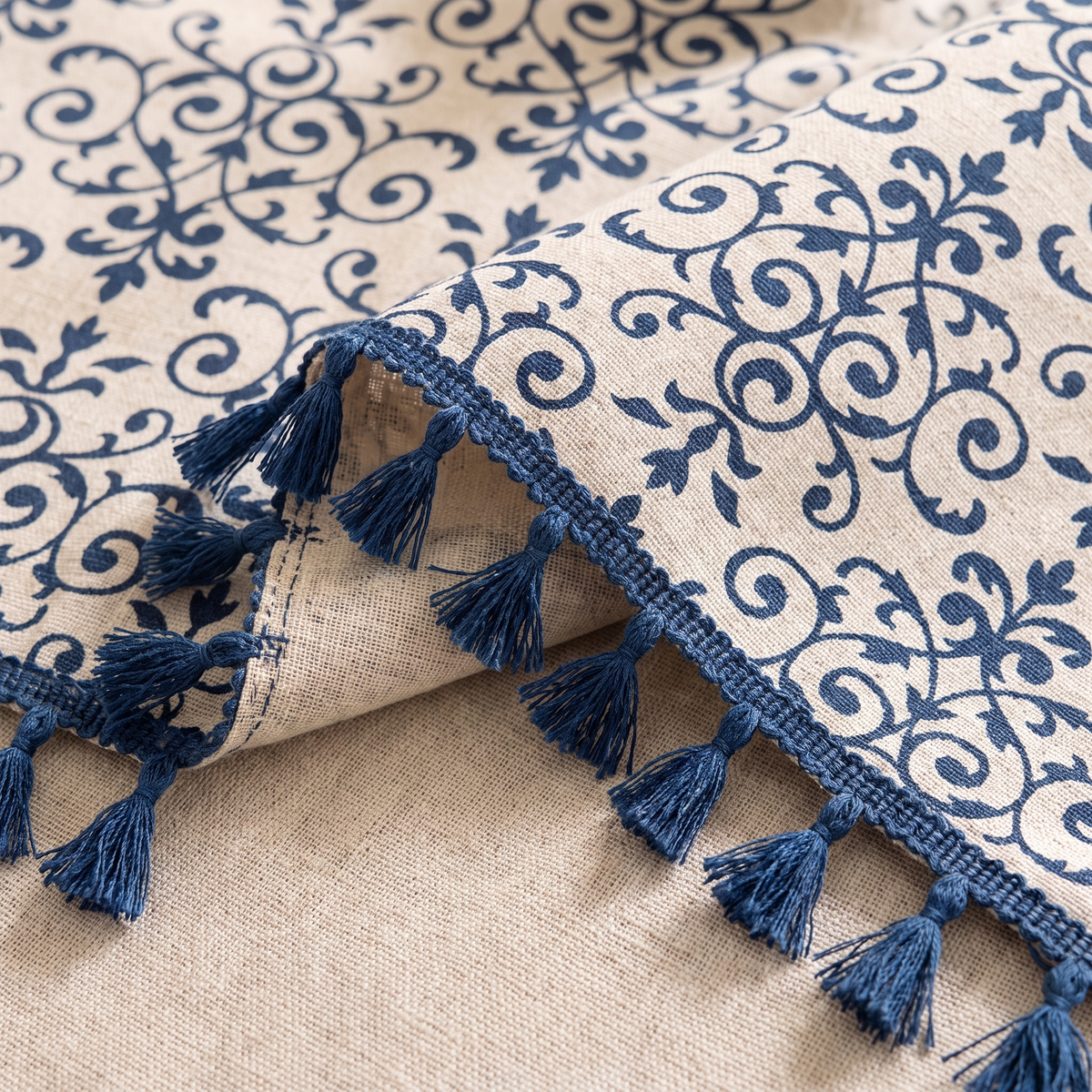 Cottage Chic Patterned Tablecloth – fabric and edge close-up