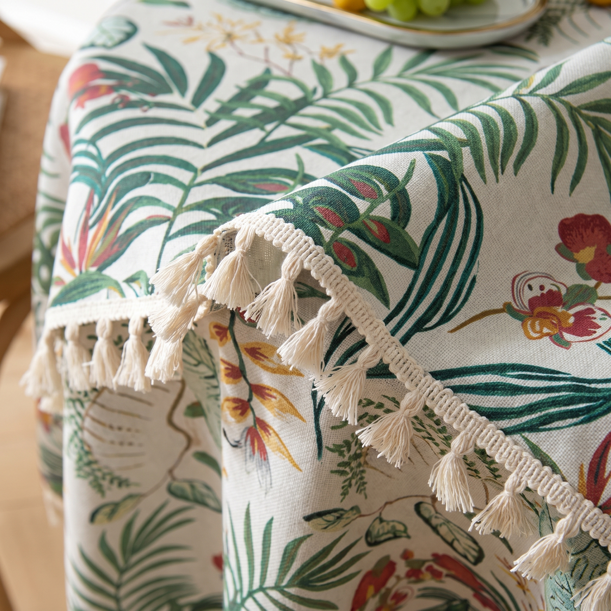 Retro Floral Round Tablecloth – fabric and edge close-up