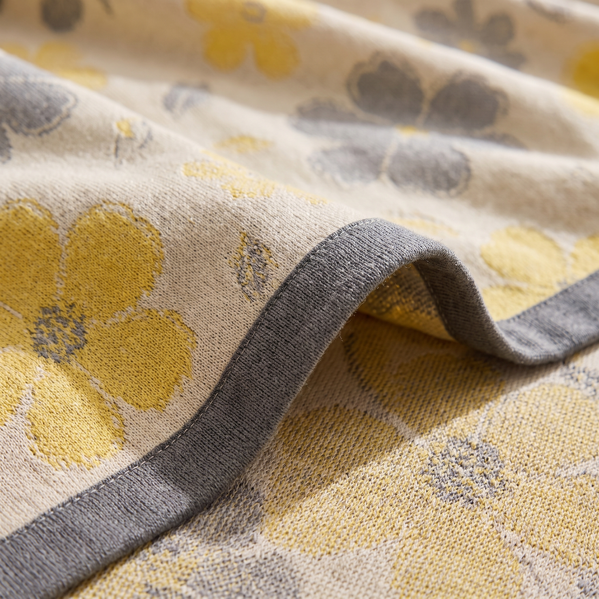 Maple Leaf Bamboo Cooling Blanket – weave close-up