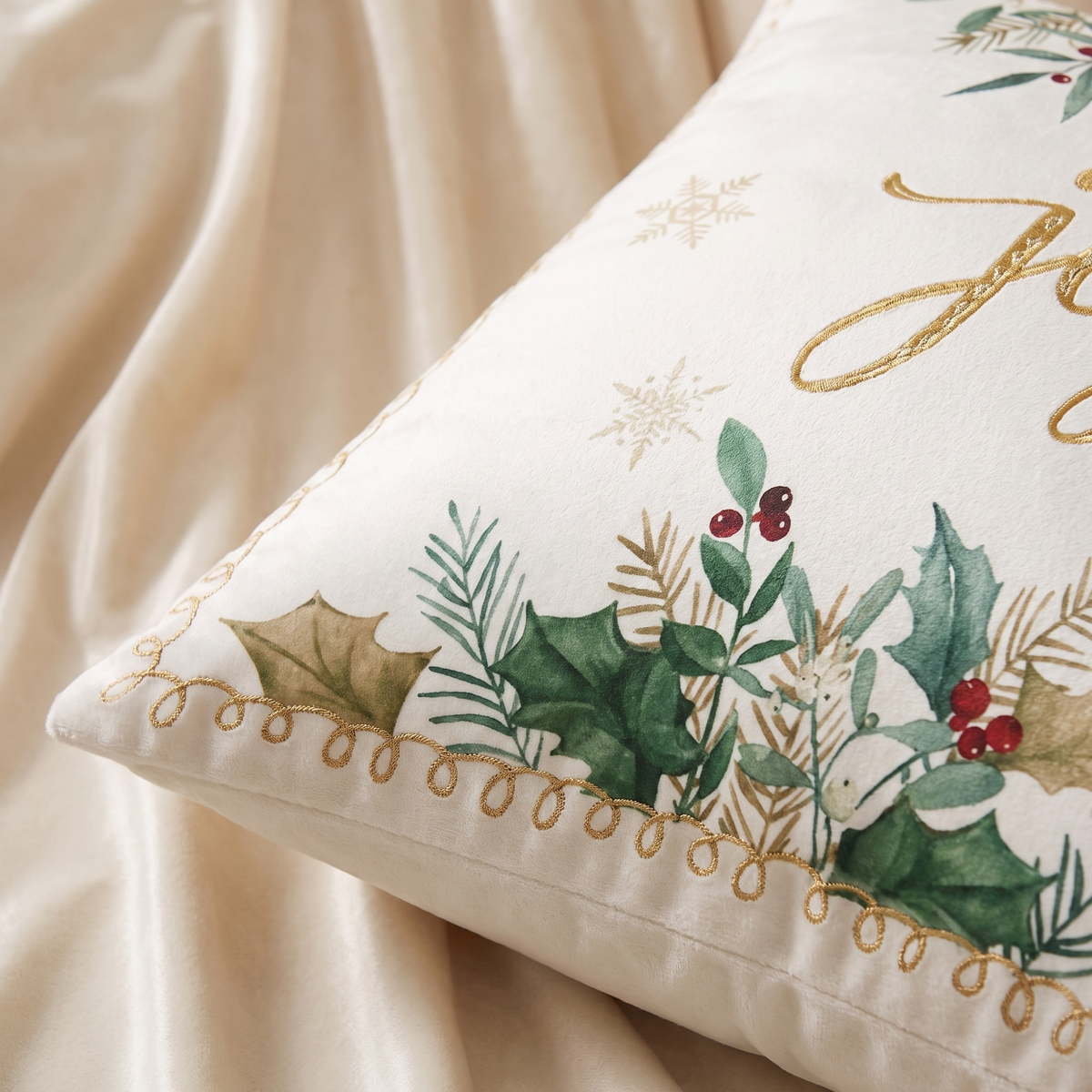 Velvet Pine Tree Christmas Cushion Covers – Set of 4 – print close-up