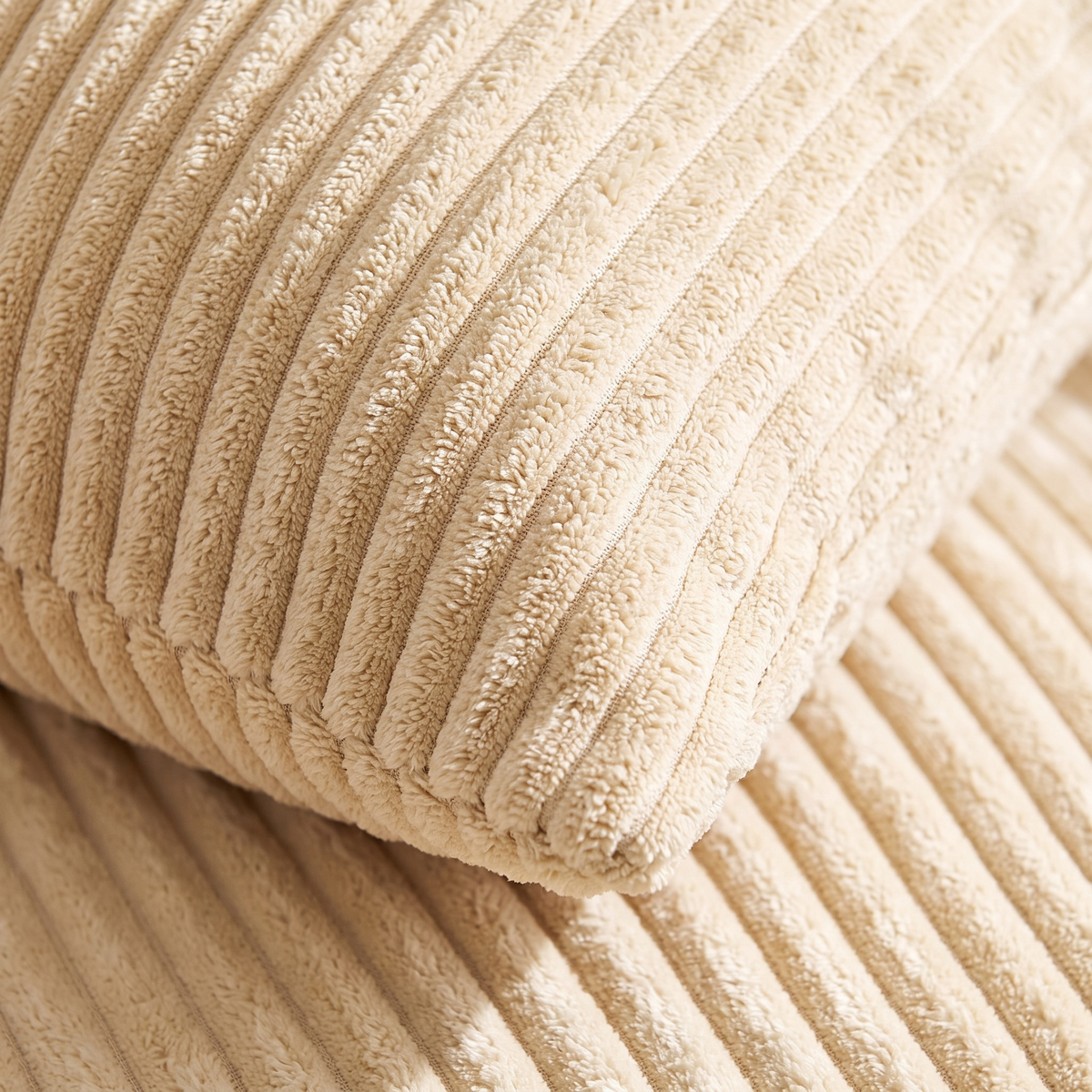 Double-Sided Velvet Cushion Covers – Set of 4 – print close-up