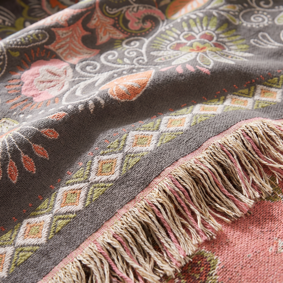 Leaf Print Boho Reversible Cotton Throw Blanket – weave close-up