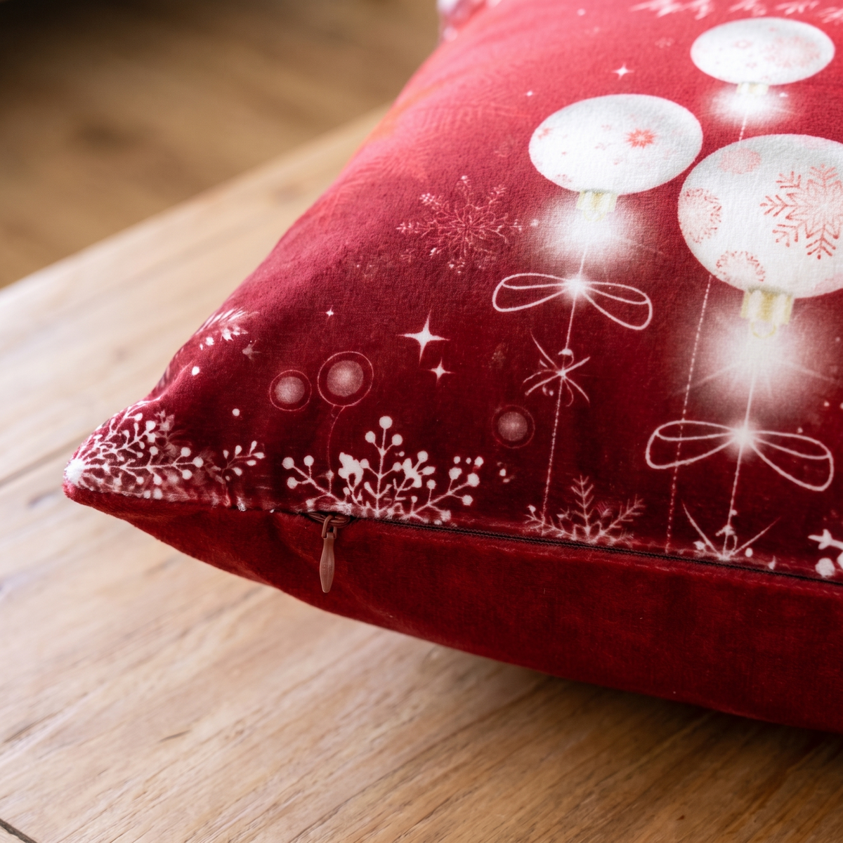 Red Snowflake & Bauble Christmas Cushion Covers – Set of 4 – print close-up