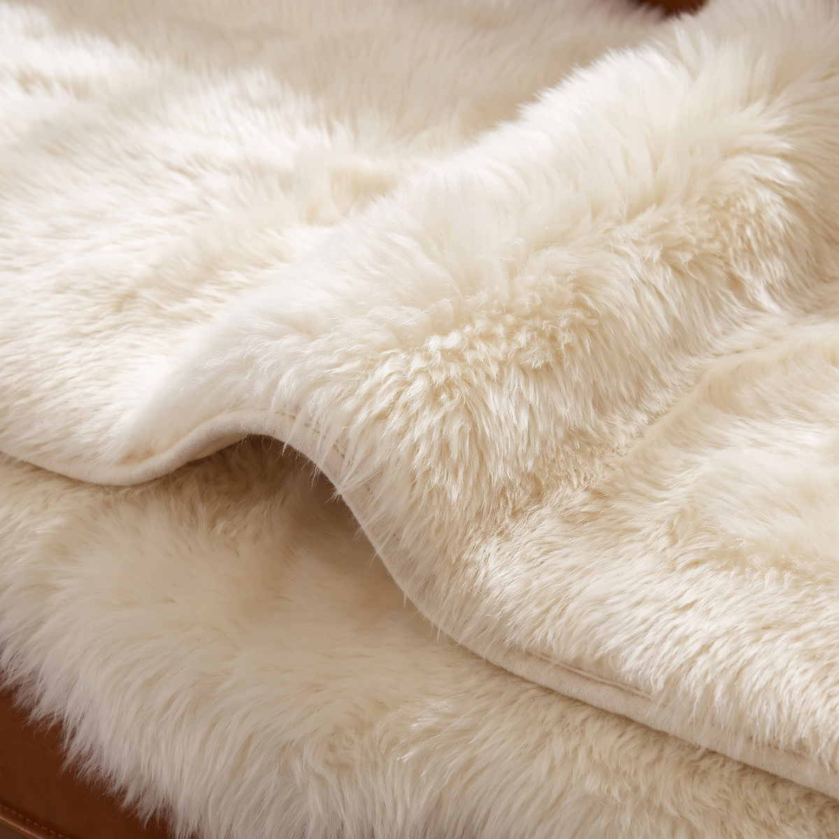 Faux Fur Plush Couch Cover – fabric close-up