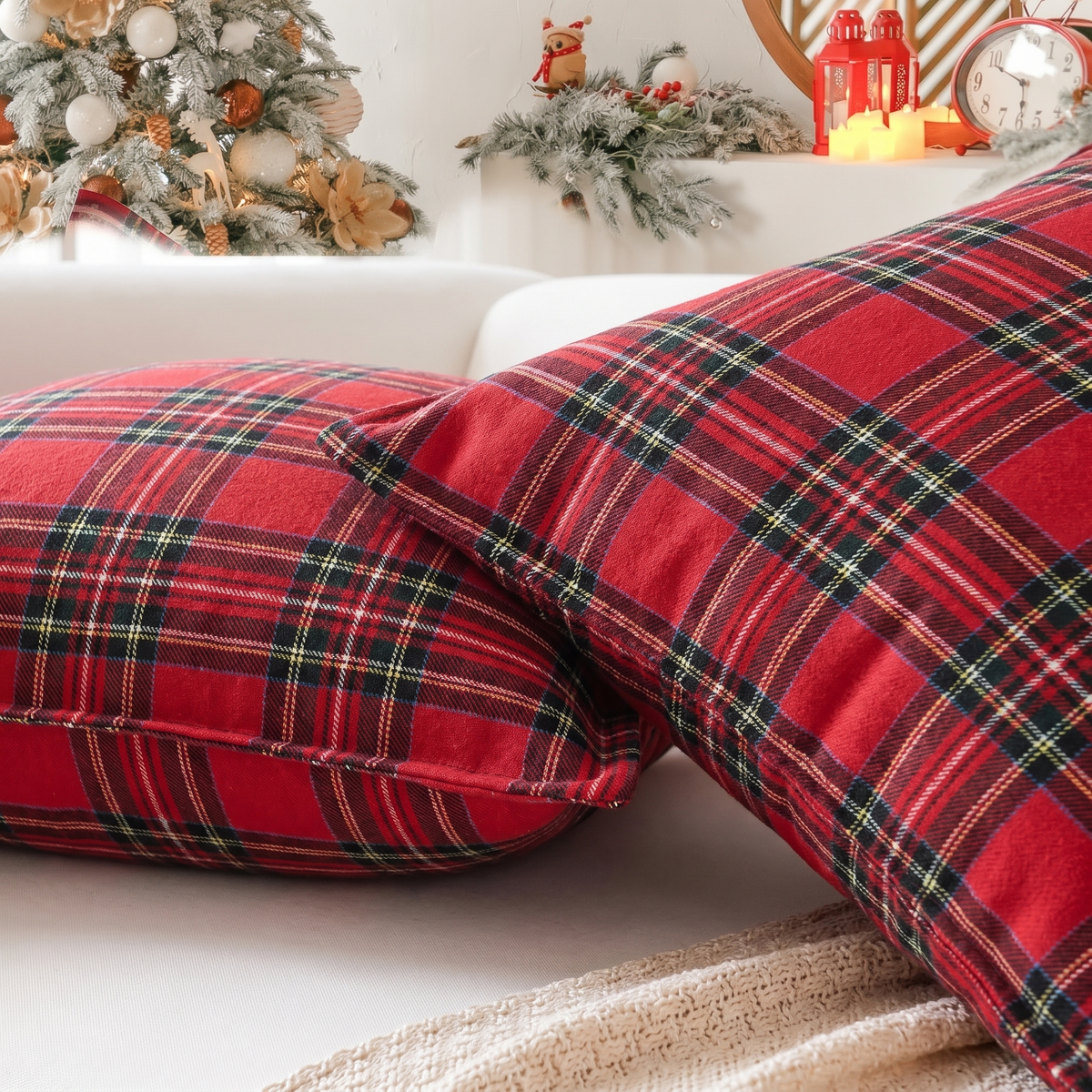 Tartan Plaid Christmas Cushion Cover – Red – pattern and fabric close-up