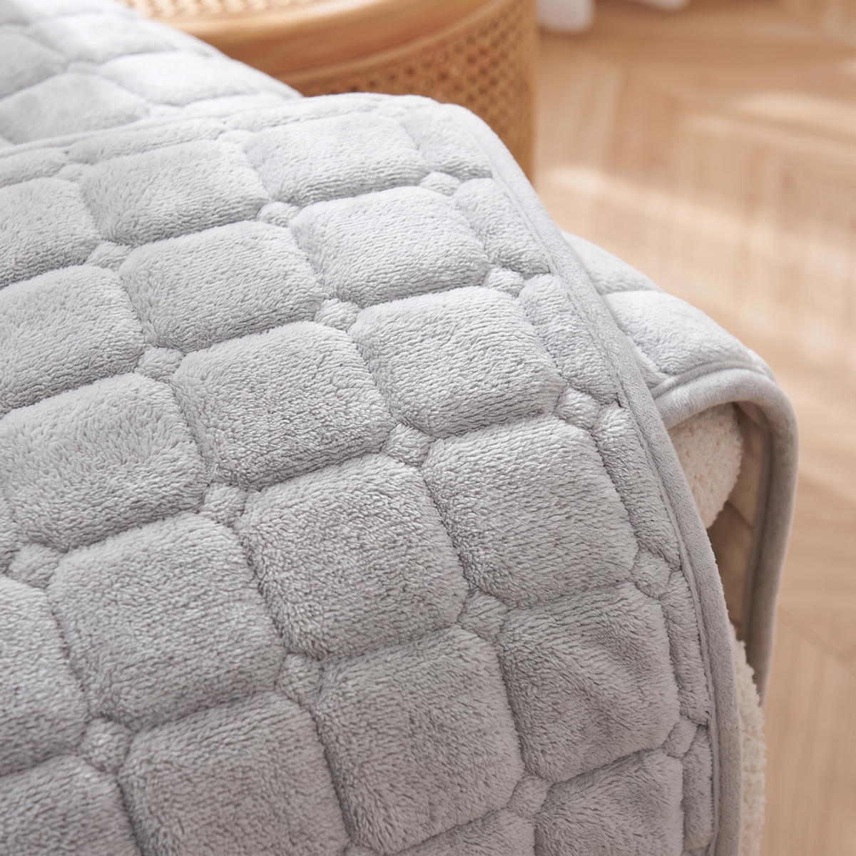 Grid Quilted Recliner Cover – fabric close-up