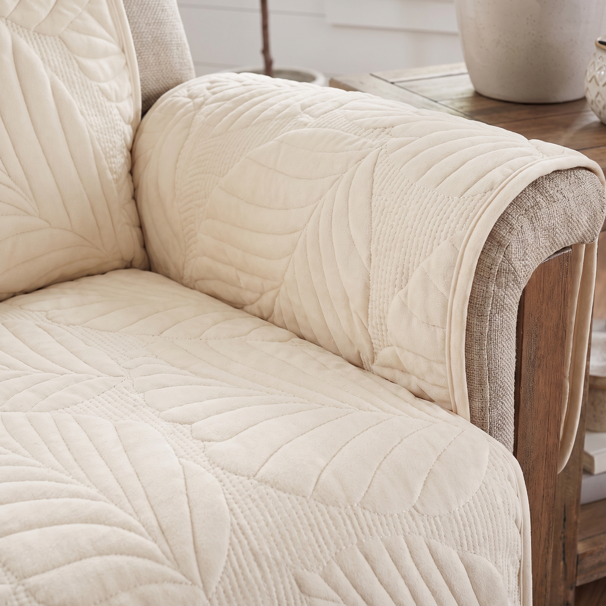 Leaf Pattern Stretch Recliner Cover – Green – tucked edge detail