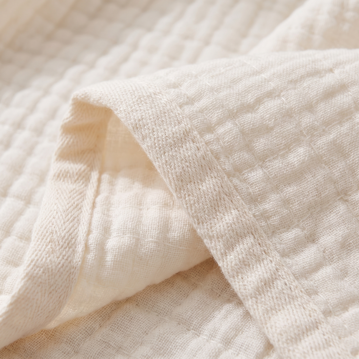 Muslin Cotton Multi-Layer Throw Blanket – weave close-up