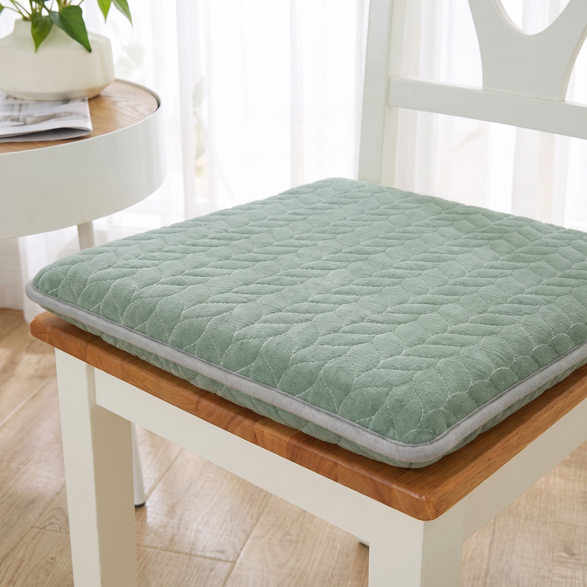 Quilted Japanese-Style Seat Cushion – Beige – three-quarter angle