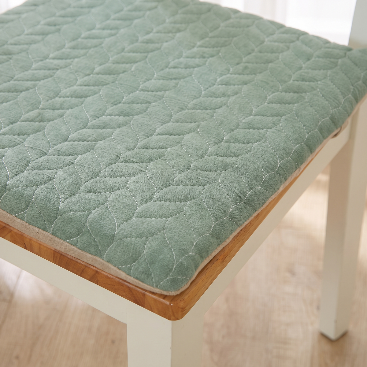 Quilted Japanese-Style Seat Cushion – Beige – fabric close-up